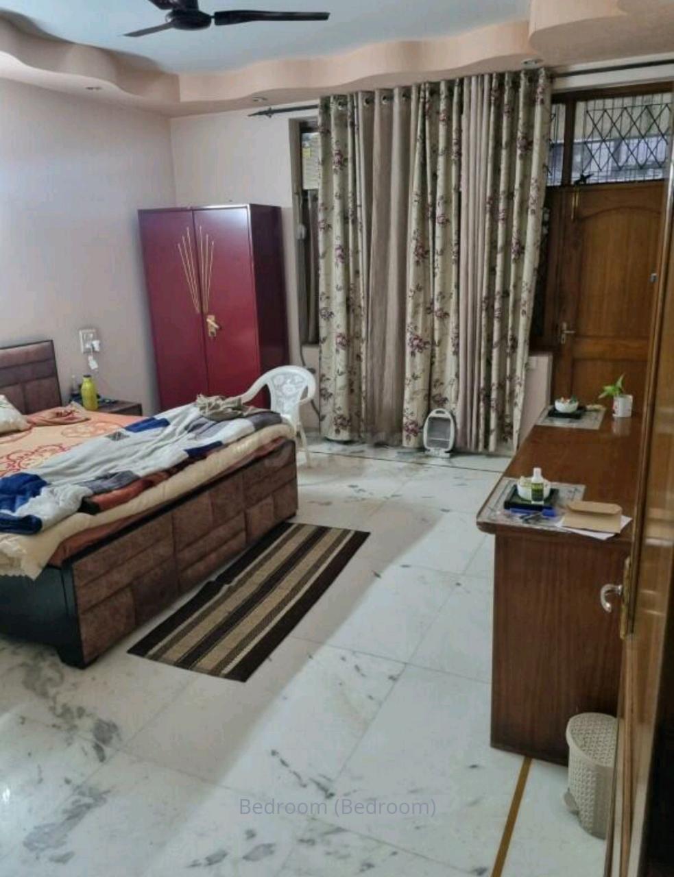 Floor Available for Rent in New Friends Colony